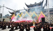 Phó Thủ tướng Trương Hoà Bình đánh trống khai hội chùa Tam Chúc