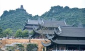 Nhộn nhịp lễ hội chùa Tam Chúc