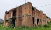 Cận cảnh trường học trăm tỷ biến thành trại gà hoang hoá