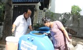Đà Nẵng: Dân dài cổ chờ xe bồn tiếp nước sinh hoạt