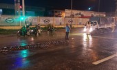 CSGT thu dọn hàng trăm chai bia đổ vỡ trên quốc lộ 1