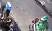 Hai đối tượng táo tợn dí dao vào cổ nam thanh niên cướp xe máy