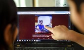 Chính trị gia gây xôn xao vì livestream với tai mèo