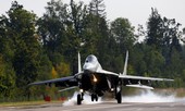 Im lặng bất thường, máy bay chở khách bị MiG-29 đeo bám