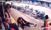 Bị cáp điện 22.000 volt rơi trúng người vẫn sống sót thần kì
