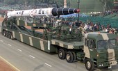 Xem Ấn Độ lần đầu thử tên lửa đạn đạo Agni-II trong đêm
