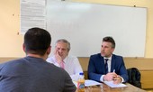 Tổng thống Argentina vừa nhậm chức đã đi trông thi