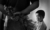 Nhật Bản cấm bố mẹ đánh đòn con cái