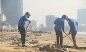 Tuổi trẻ Bình Định ra quân làm sạch bờ biển sau bão