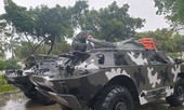 Huy động xe bọc thép BRDM-2 ứng cứu dân trong bão số 6