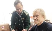 Ngư dân Bình Định cứu một người nước ngoài đuối nước trên biển