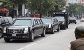 Xe 'Quái thú' của Tổng thống Mỹ chạy trên đường phố, đổ xăng ở Hà Nội