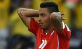 Đội tuyển Chile nguy cơ mất trụ cột vì đá ngã cổ động viên