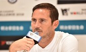 Vừa ngồi ghế HLV Chelsea, Frank Lampard đã bị CĐV đòi... sa thải