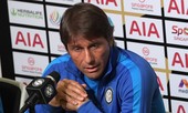HLV Conte đứng ngồi không yên vì Lukaku