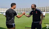 'Sóng ngầm' tại Juventus: Ronaldo nổi điên với Higuain