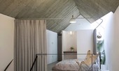 Nhà trong hẻm đẹp thoáng mát của chàng độc thân Hà Nội trên báo Tây