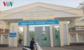 Bản tin 8H: Hiệu trưởng ký nhận 11 học sinh trước khi nghỉ hưu