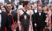 Báo quốc tế cũng ‘chín người mười ý” về váy hở bạo của Ngọc Trinh ở Cannes