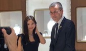 Song Hye Kyo huỷ lịch trình vì Sulli nhưng vẫn đi sự kiện gây tranh cãi