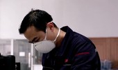 Ngủ 2 tiếng/ngày, một mình sản xuất thiết bị khử trùng cho Vũ Hán