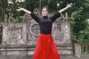 Nữ sinh Hưng Yên gây thương nhớ nhờ thần thái và khả năng vũ đạo