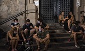 Sau phong tỏa, nhiều nước lại vật vã với làn sóng COVID-19 thứ hai, thứ ba