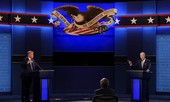 Màn đấu khẩu Trump vs Biden bị gọi là ‘hỗn loạn’, ‘xấu xí’
