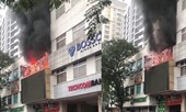 Cứu 3 người mắc kẹt trong quán karaoke bốc cháy