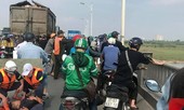 Cứu nam thanh niên rơi từ cầu Vĩnh Tuy xuống sông Hồng