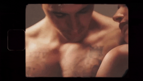 Khoảnh khắc ngọt ngào vợ chồng Bieber khi tự cách ly mùa dịch