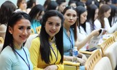 Sau 2 năm nhiệm kỳ, á hậu Thúy An vẫn nhớ nguyên vẹn cảm xúc lo âu đến vỡ oà