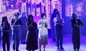 Lạc giữa hai thế giới thực và ảo với vở nhạc kịch English Performance
