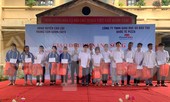 Tiếp sức học trò nghèo Lạng Sơn đến trường