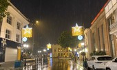 Nghệ sỹ Thủ đô trực chờ diễn ngoài trời trong đêm giao thừa mưa lớn