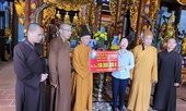 Giáo hội trao thêm 2 tỷ đồng ủng hộ đồng bào miền Trung