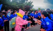 Cách nào để học sinh đảo Phú Quý không phải “vượt sóng” thi tốt nghiệp