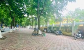 Kỳ lạ, chuyện mùa thi vắng bóng phụ huynh đội nắng đợi thí sinh