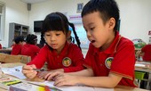 Đổi mới SGK, sao không thí điểm trước khi làm đại trà?