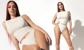Hình thể săn chắc và 'siêu vòng ba' đẫy đà của Kim Kardashian