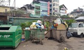 Hà Nội: Rác tăng đột biến 30 Tết, công nhân căng mình dọn rác