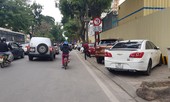 Vỉa hè thành bãi đỗ ô tô, bậc tam cấp 'tái sinh' ở Hà Nội