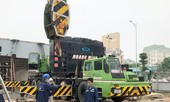 Công trường giao thông hối hả thi công sau khi dỡ lệnh 'đóng cửa'