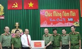 Phó Thủ tướng Thường trực Trương Hoà Bình thăm, chúc Tết Công an TPHCM