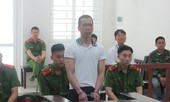 Ghen tuông, người đàn ông vung dao chém cả vợ lẫn con