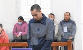 Nghi bị 'phản bội', chồng rút kéo đâm vợ trọng thương