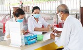 Đảm bảo chi trả lương hưu, trợ cấp BHXH cho người dân vùng dịch