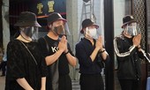 Trấn Thành, Trúc Nhân cùng nhiều sao Việt viếng Mai Phương trong đêm khuya