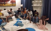 Hàng chục nam nữ thuê căn hộ ven biển để 'thác loạn' ma túy