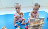 Trúc Nhi – Diệu Nhi chơi đồ hàng sau 2 tháng tách rời